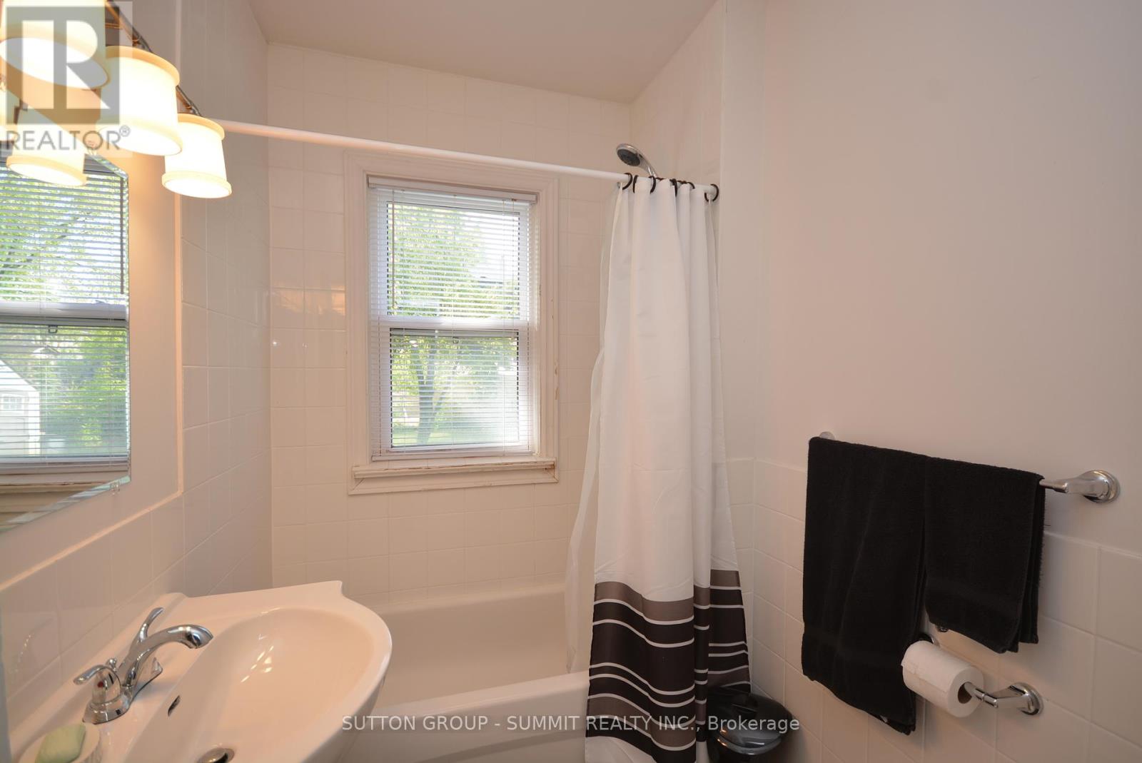 16 Ontario Street W, Mississauga, Ontario  L5M 1S8 - Photo 5 - W12139407