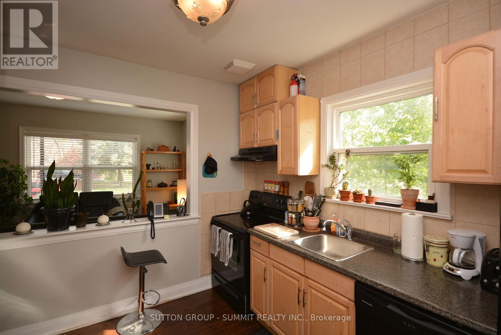 16 Ontario Street W, Mississauga, Ontario  L5M 1S8 - Photo 6 - W12139407