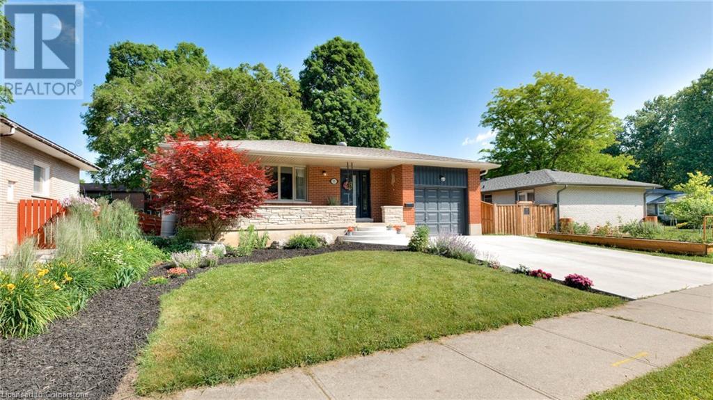Property at 515 TWIN OAKS Crescent image 4