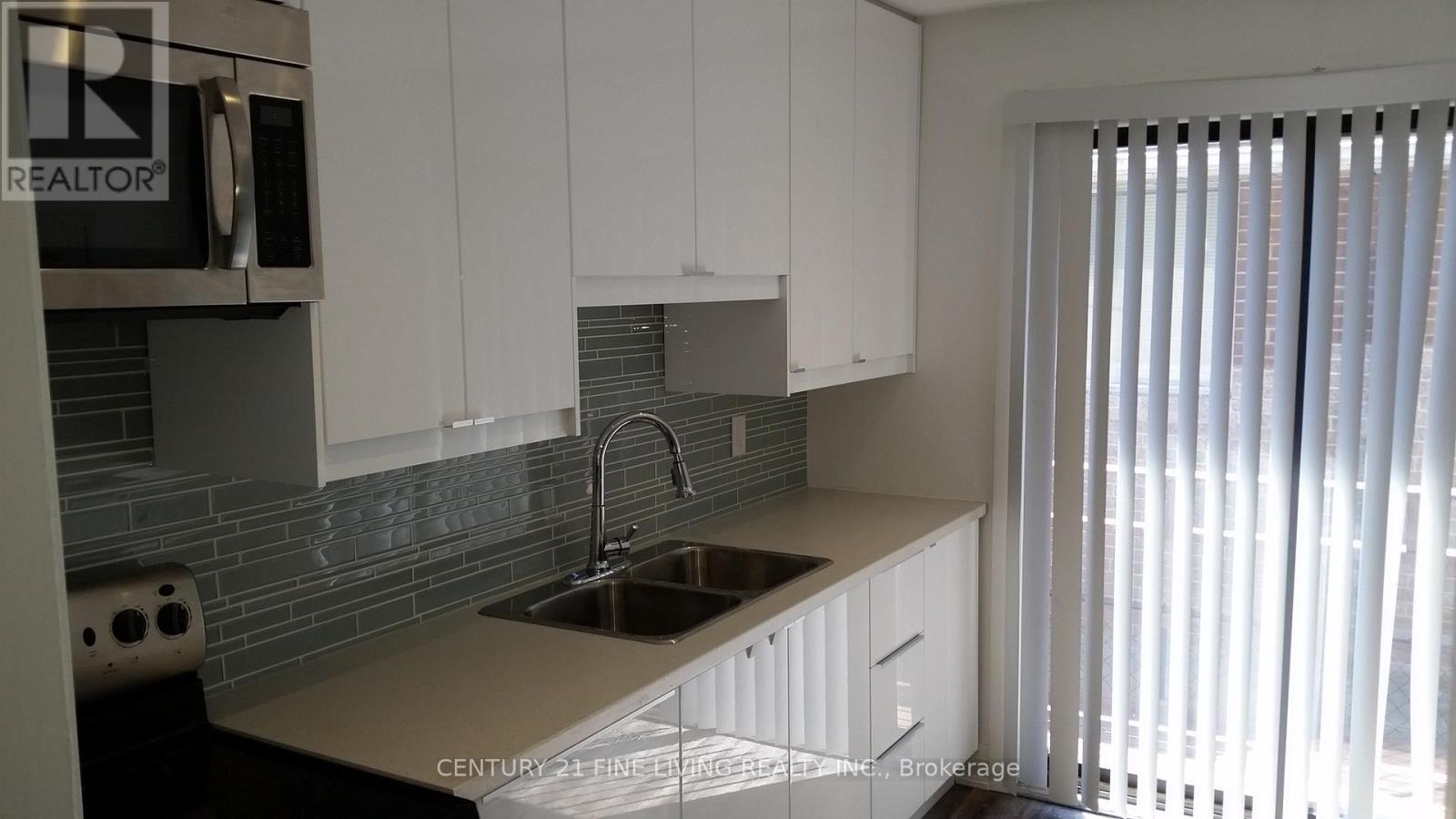 35 Hartland Road, Toronto, Ontario  M9C 4S9 - Photo 11 - W12255149