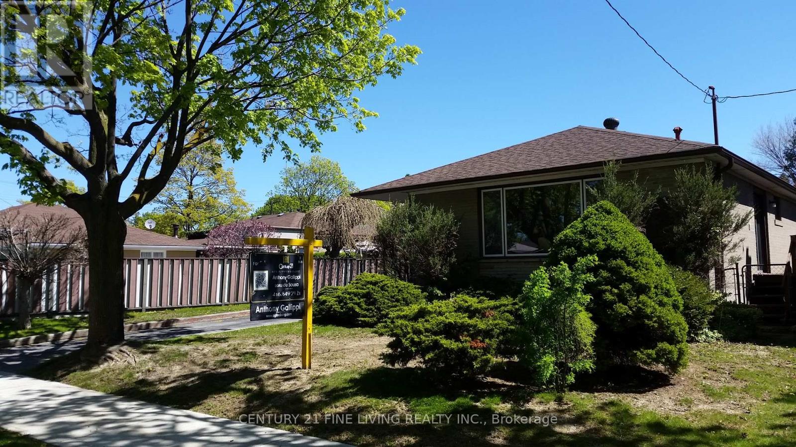 Property at 35 HARTLAND ROAD image 3