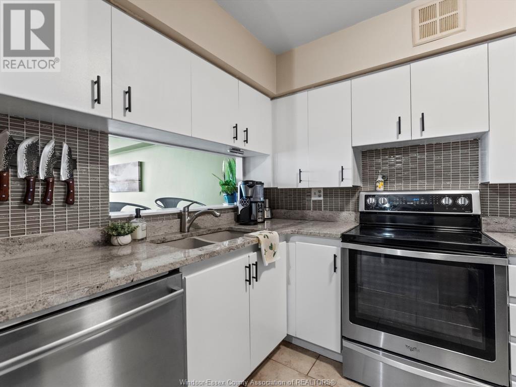 Property at 75 Riverside DRIVE East Unit# 1001 image 5