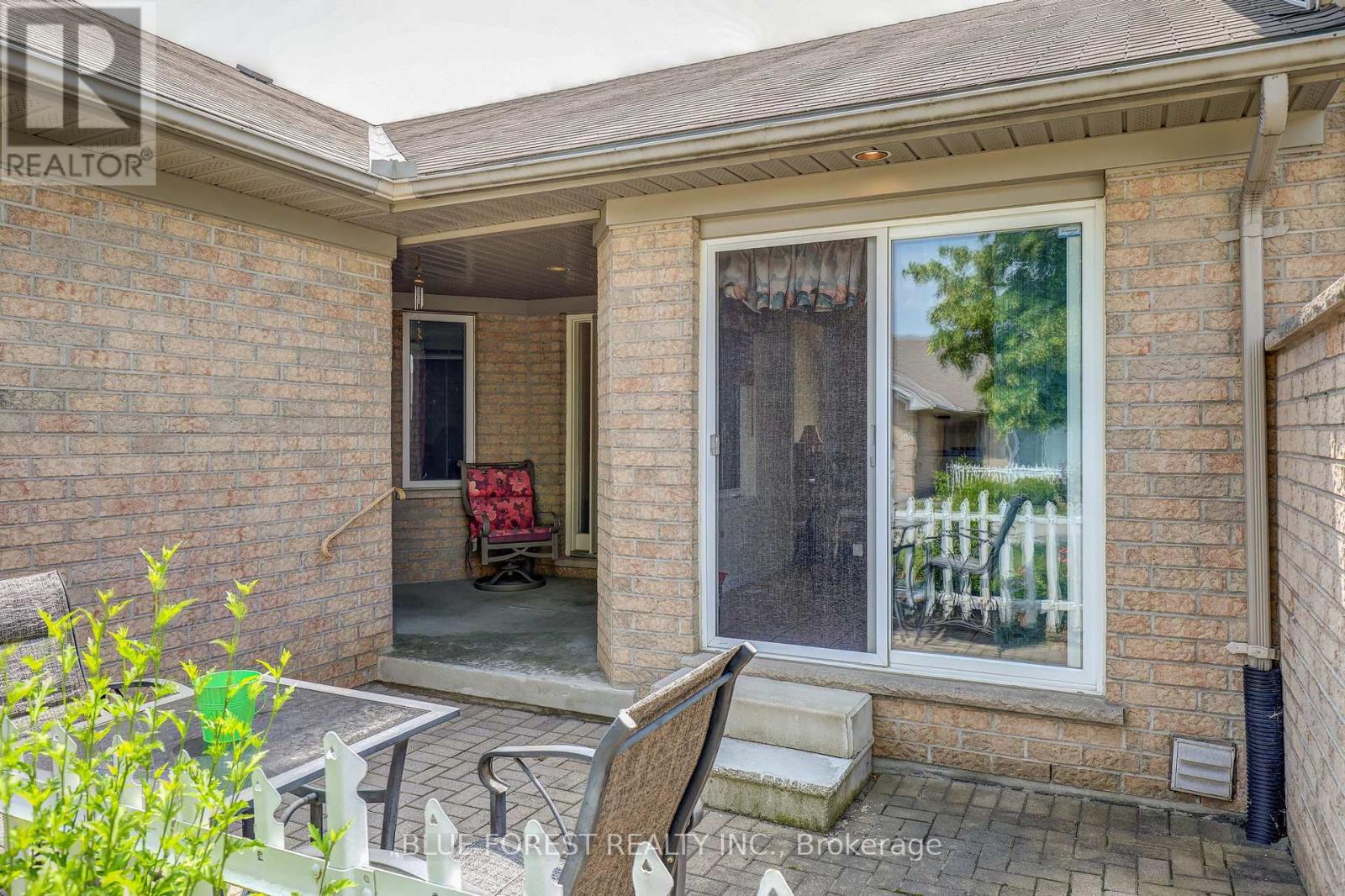 Property at 34 - 861 SHELBORNE STREET image 5