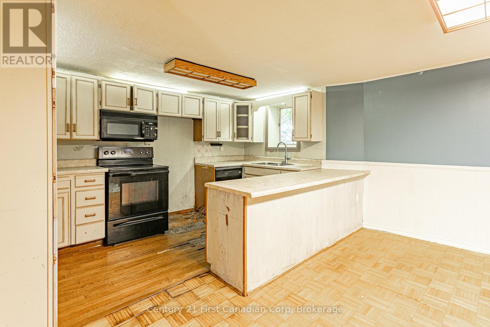 180 King Hiram Street, Ingersoll, Ontario  N5C 1L8 - Photo 15 - X12250818