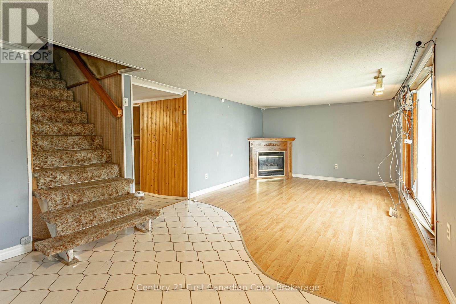 180 King Hiram Street, Ingersoll, Ontario  N5C 1L8 - Photo 6 - X12250818