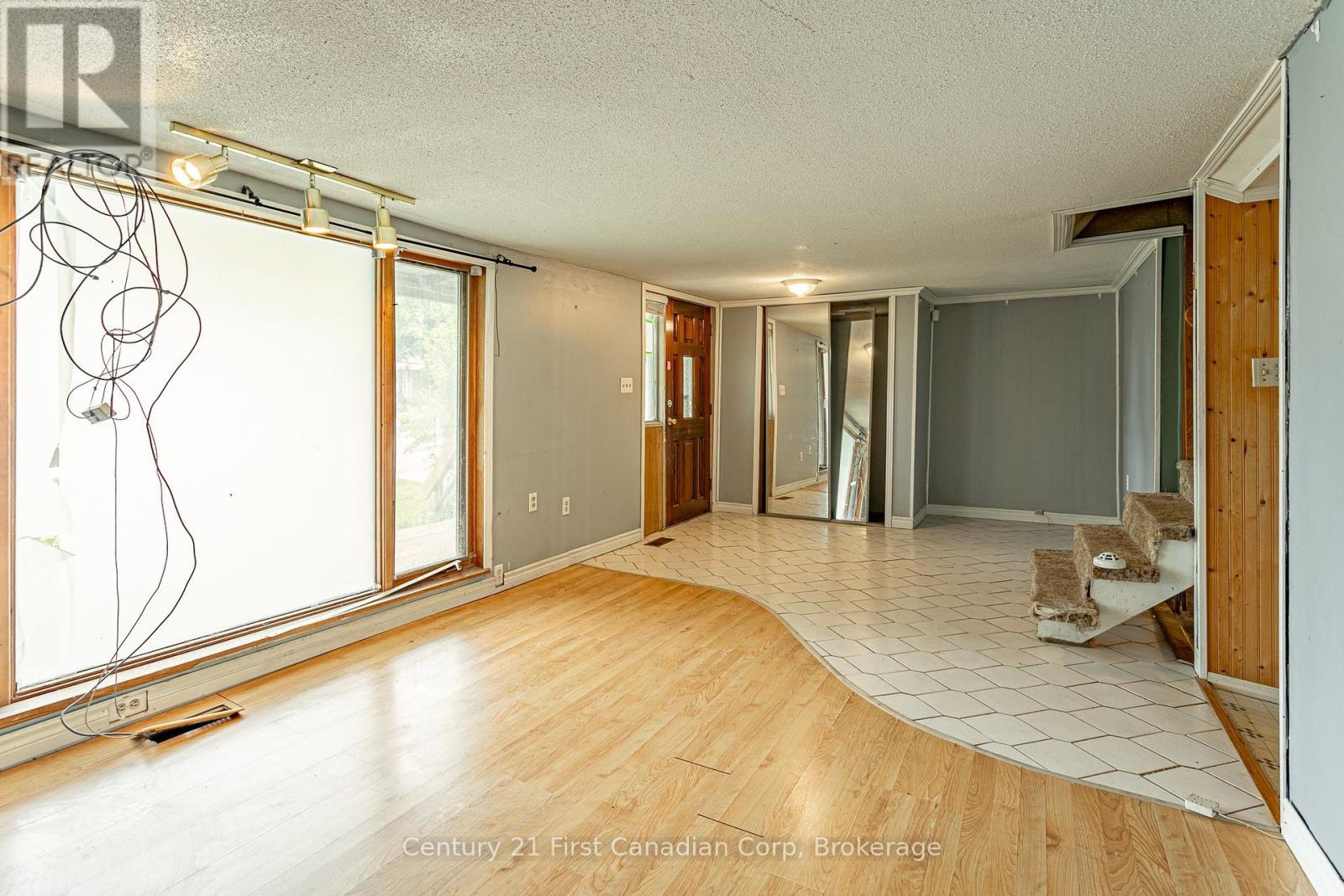 180 King Hiram Street, Ingersoll, Ontario  N5C 1L8 - Photo 8 - X12250818