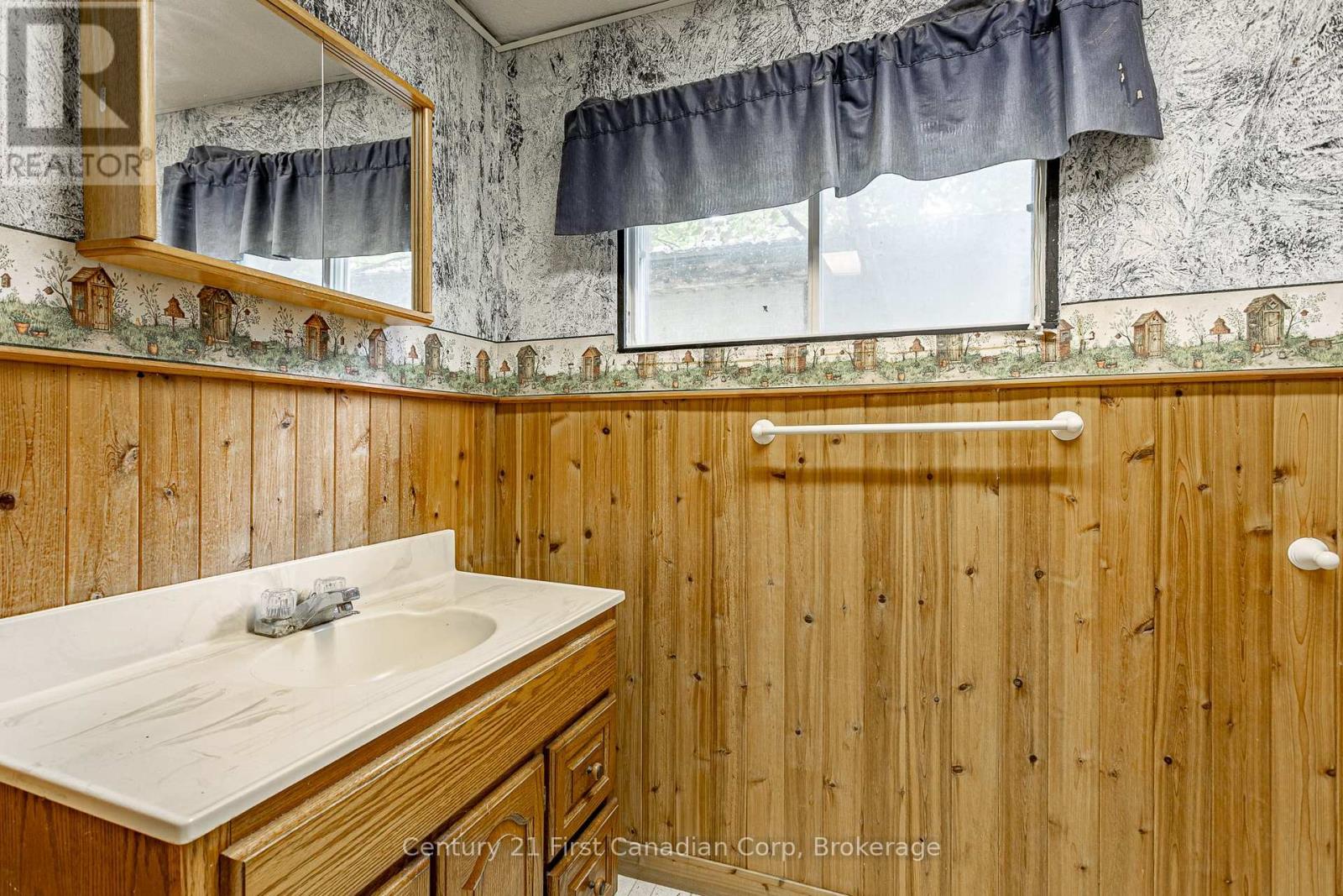 180 King Hiram Street, Ingersoll, Ontario  N5C 1L8 - Photo 13 - X12250818
