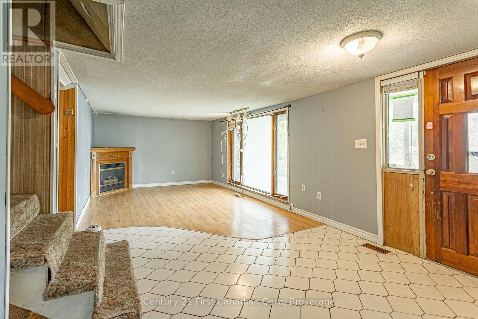 180 King Hiram Street, Ingersoll, Ontario  N5C 1L8 - Photo 9 - X12250818