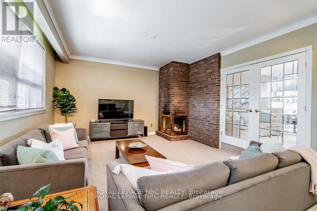 8 Macbeth Boulevard, St. Catharines, Ontario  L2T 2M2 - Photo 11 - X12254824