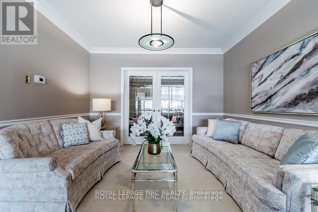 8 Macbeth Boulevard, St. Catharines, Ontario  L2T 2M2 - Photo 9 - X12254824