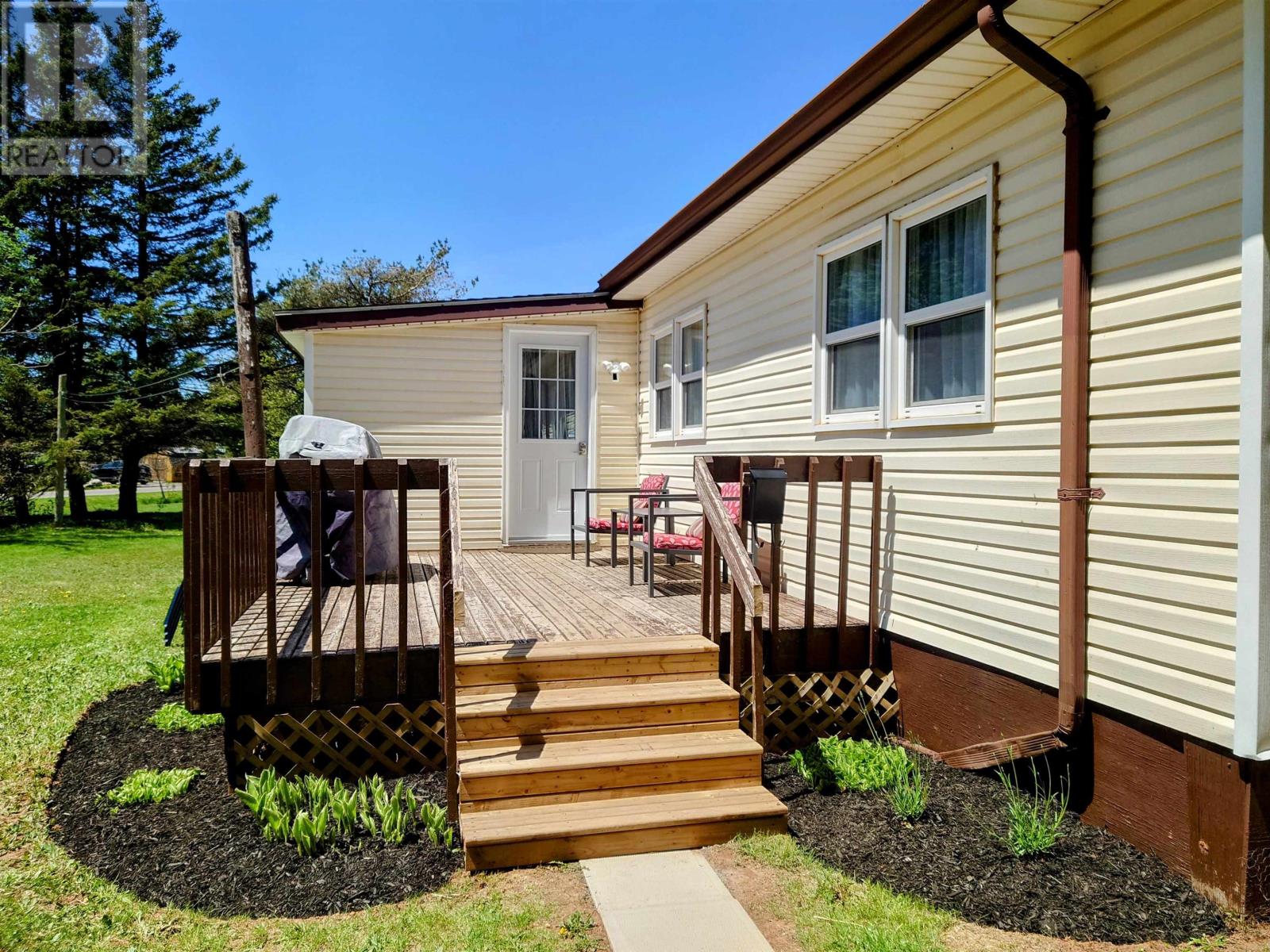 27 Brooks Avenue, Linkletter, Prince Edward Island  C1N 5L6 - Photo 1 - 202516238