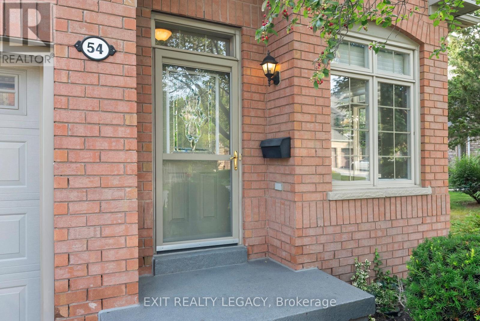 Property at 54 LOUISBOURG WAY W image 3