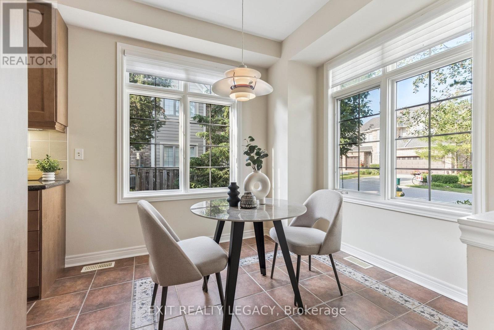 Property at 54 LOUISBOURG WAY W image 5