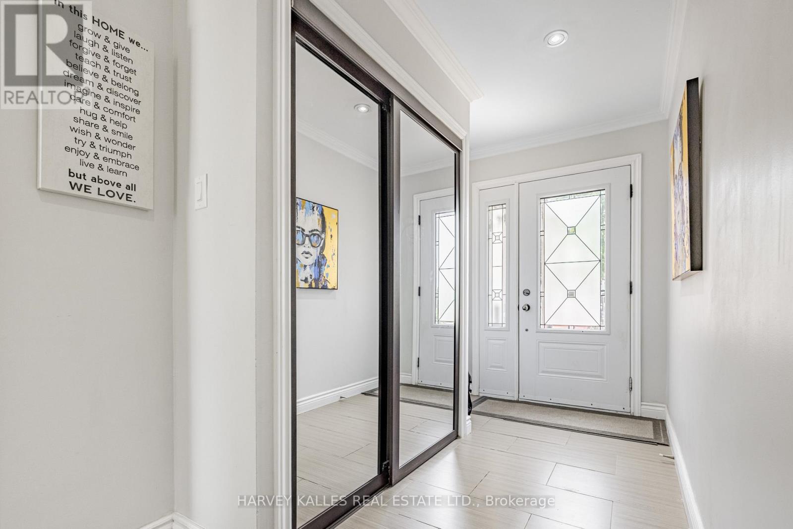 Property at 34 GREENDUST COURT image 4