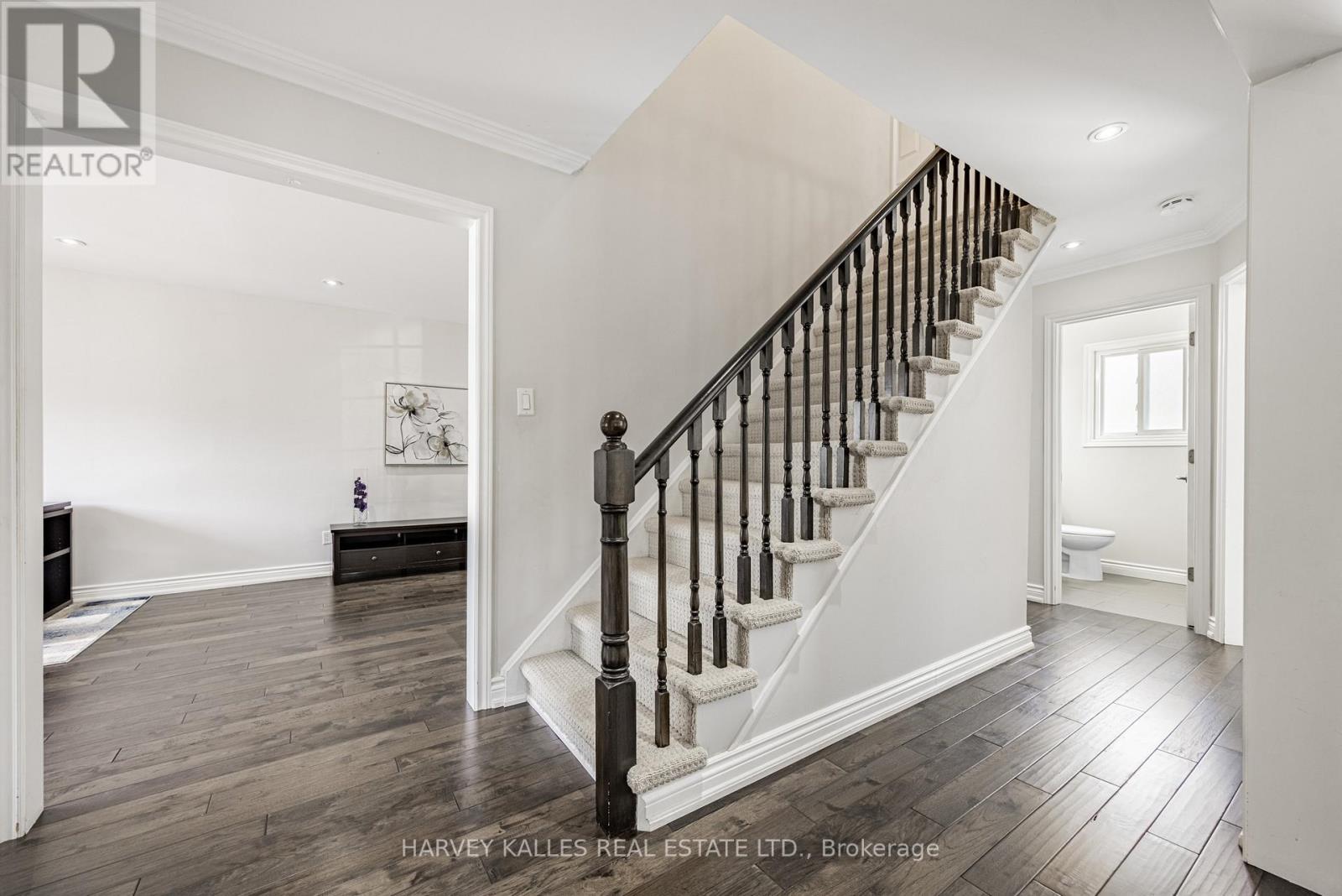 Property at 34 GREENDUST COURT image 5