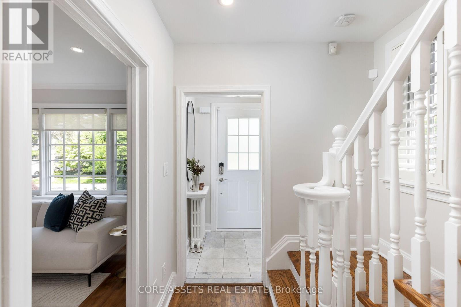 Property at 32 GRENVIEW BOULEVARD N image 3