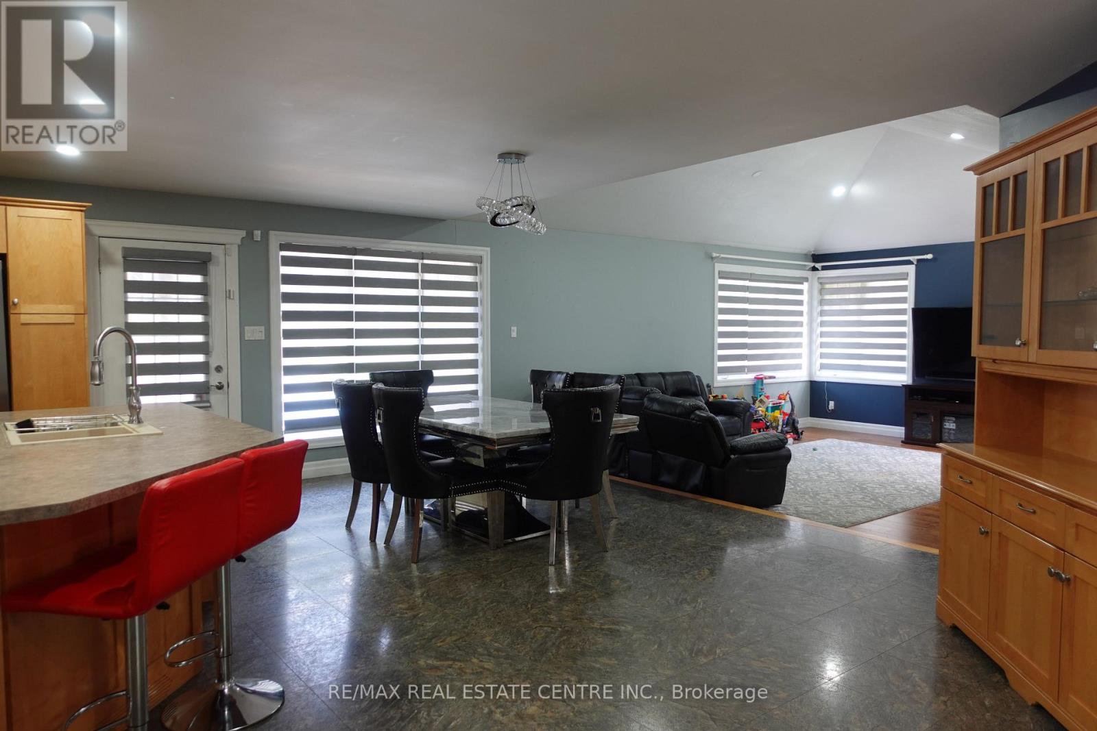 230 South Water Street, Wellington North, Ontario  N0G 2L3 - Photo 14 - X12255182