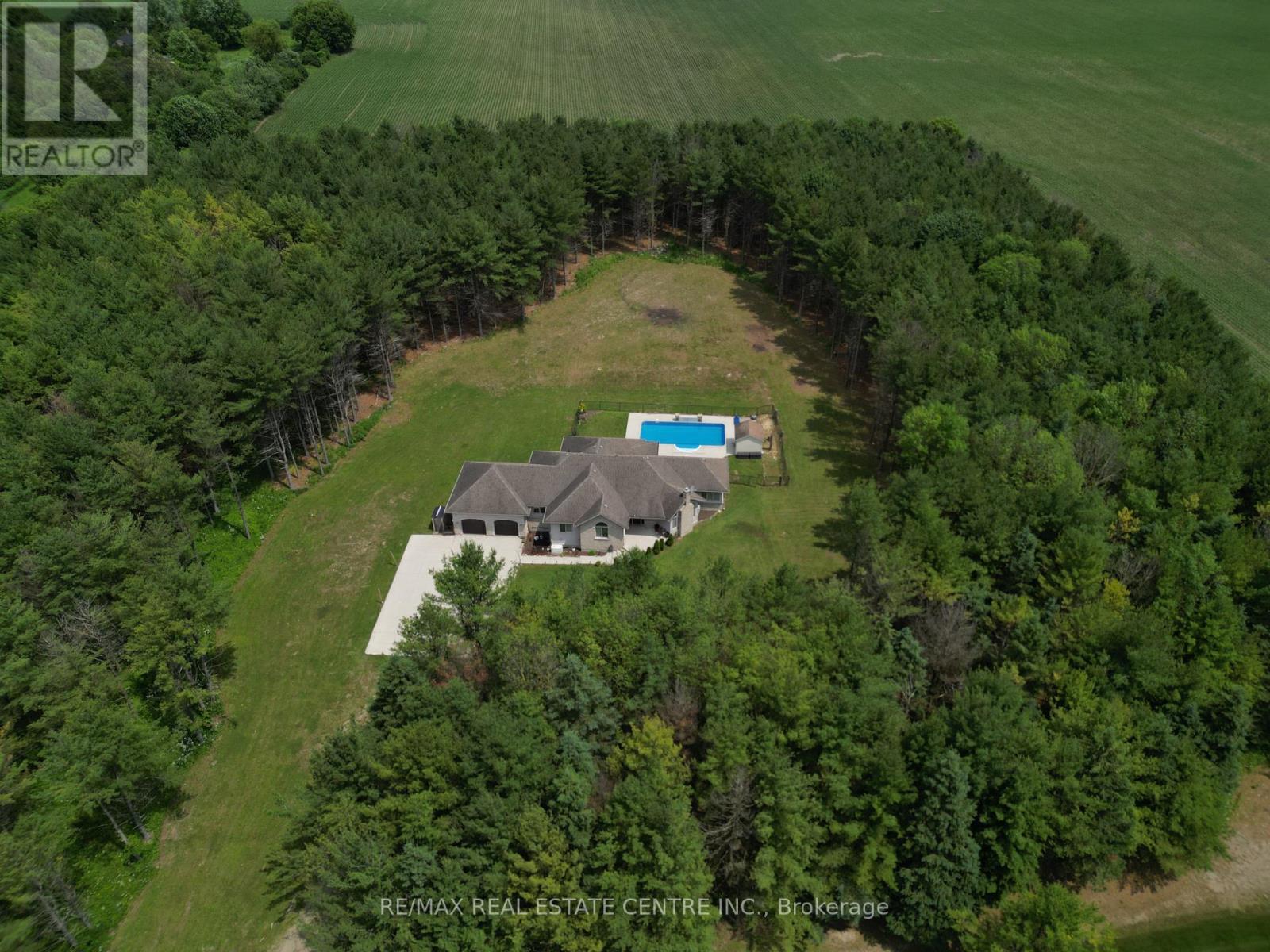 230 South Water Street, Wellington North, Ontario  N0G 2L3 - Photo 2 - X12255182