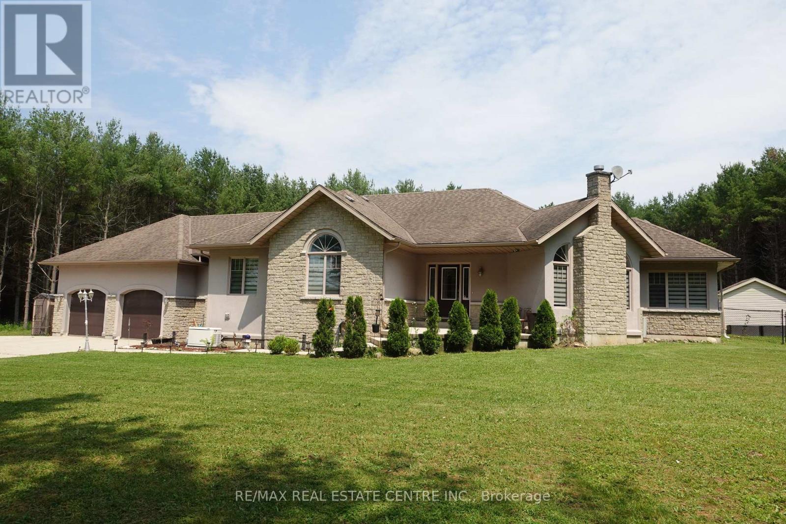230 South Water Street, Wellington North, Ontario  N0G 2L3 - Photo 4 - X12255182