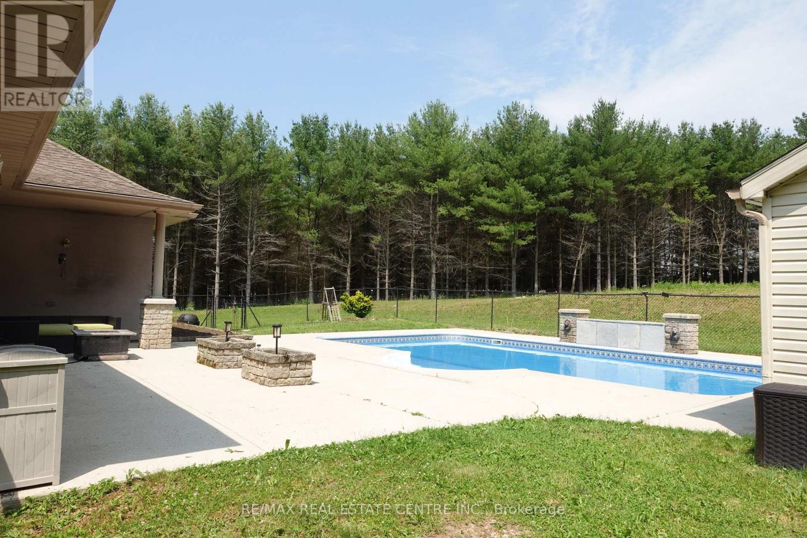 230 South Water Street, Wellington North, Ontario  N0G 2L3 - Photo 42 - X12255182
