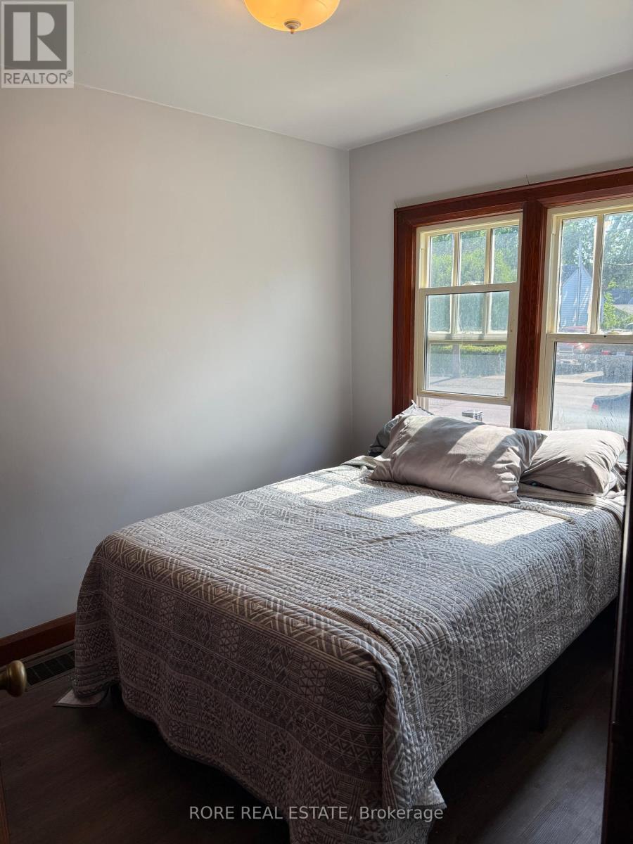 59 Haig Street, St. Catharines, Ontario  L2R 6K7 - Photo 13 - X12255266