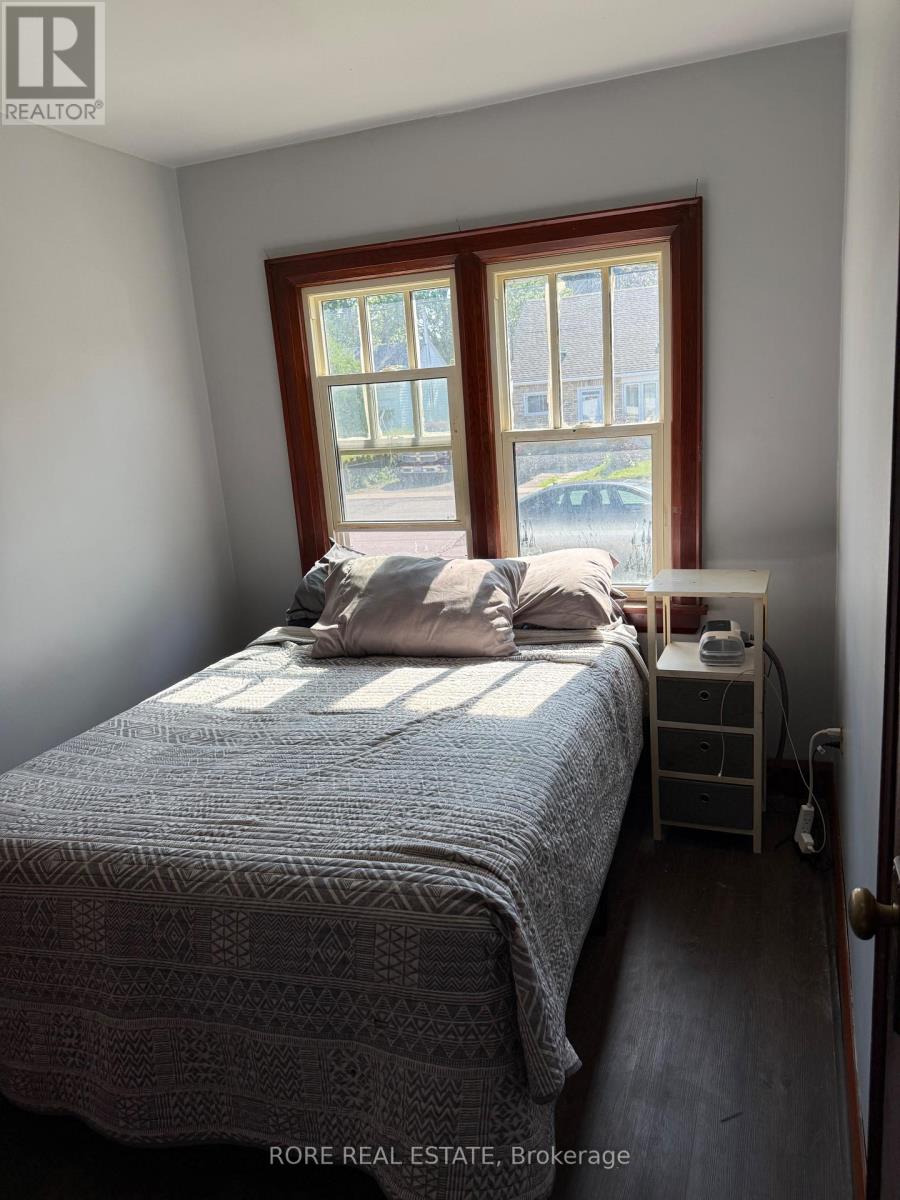 59 Haig Street, St. Catharines, Ontario  L2R 6K7 - Photo 14 - X12255266