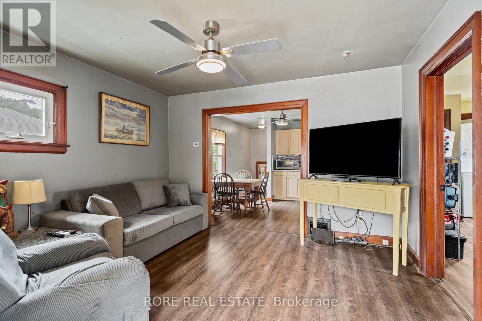 59 Haig Street, St. Catharines, Ontario  L2R 6K7 - Photo 7 - X12255266