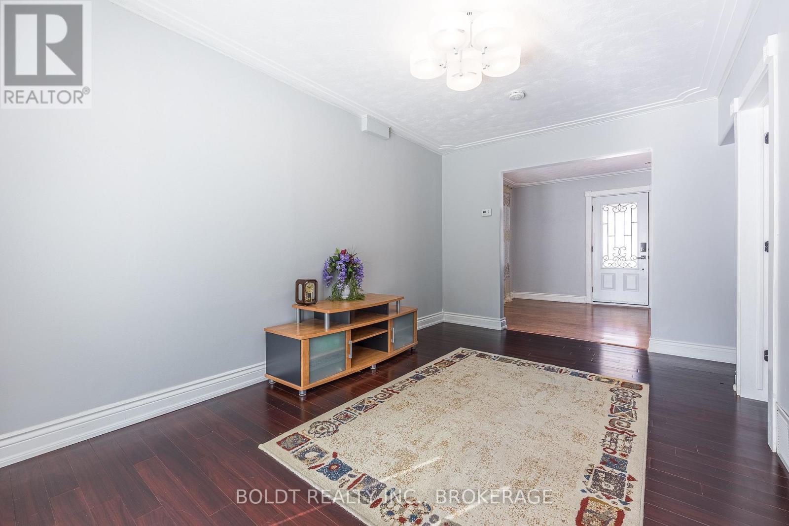 5060 Ontario Avenue, Niagara Falls, Ontario  L2E 3R9 - Photo 16 - X12255326