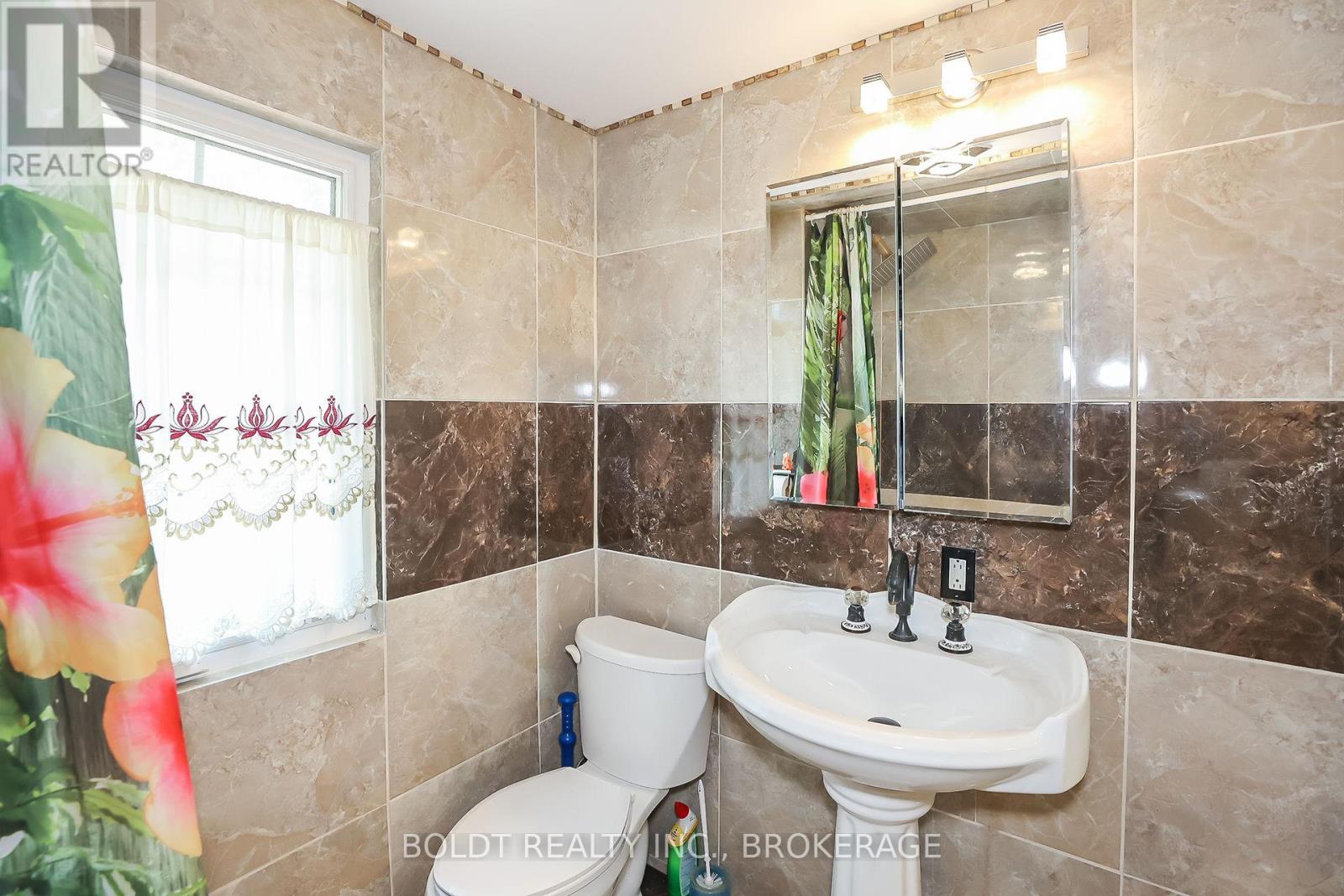 5060 Ontario Avenue, Niagara Falls, Ontario  L2E 3R9 - Photo 18 - X12255326