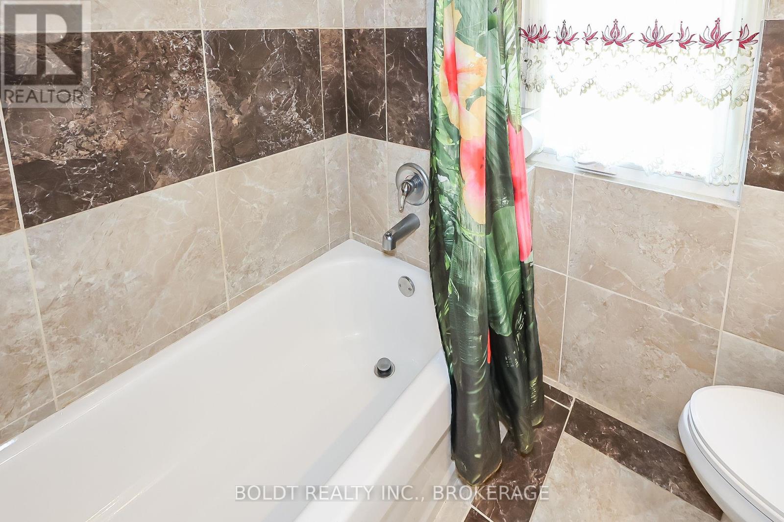 5060 Ontario Avenue, Niagara Falls, Ontario  L2E 3R9 - Photo 19 - X12255326