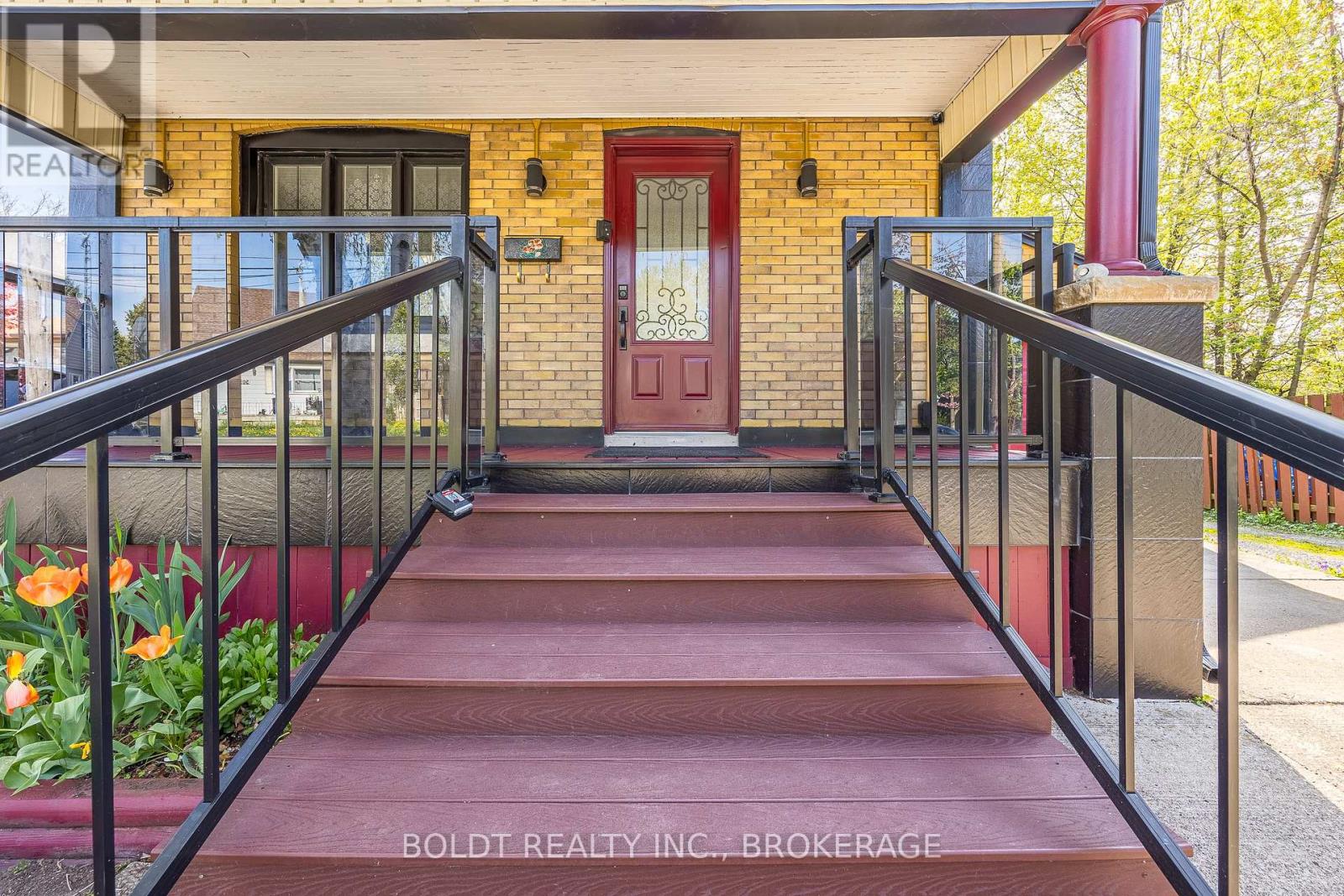 5060 Ontario Avenue, Niagara Falls, Ontario  L2E 3R9 - Photo 2 - X12255326