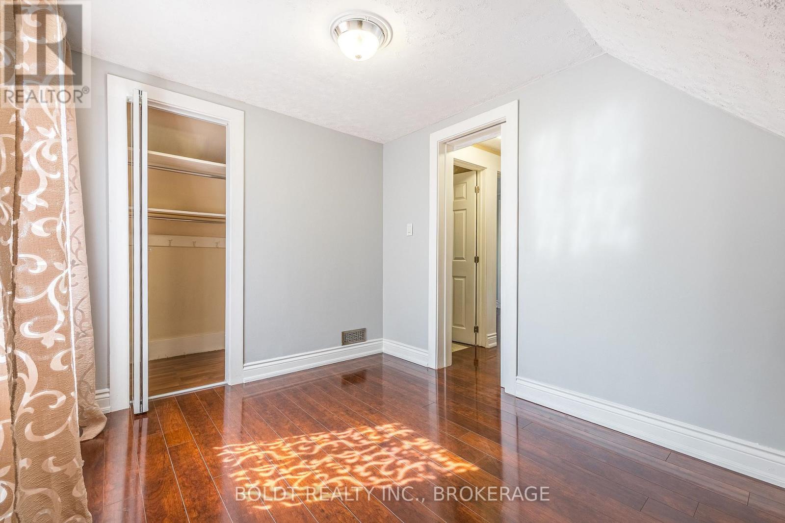 5060 Ontario Avenue, Niagara Falls, Ontario  L2E 3R9 - Photo 21 - X12255326