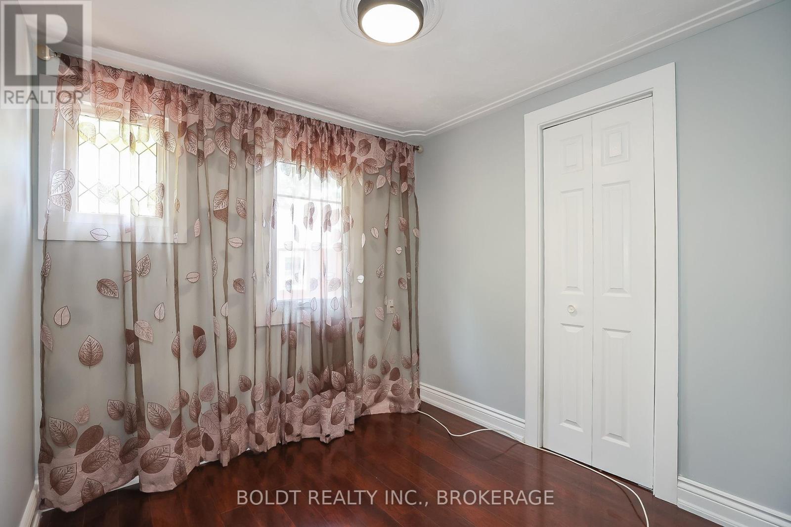 5060 Ontario Avenue, Niagara Falls, Ontario  L2E 3R9 - Photo 23 - X12255326