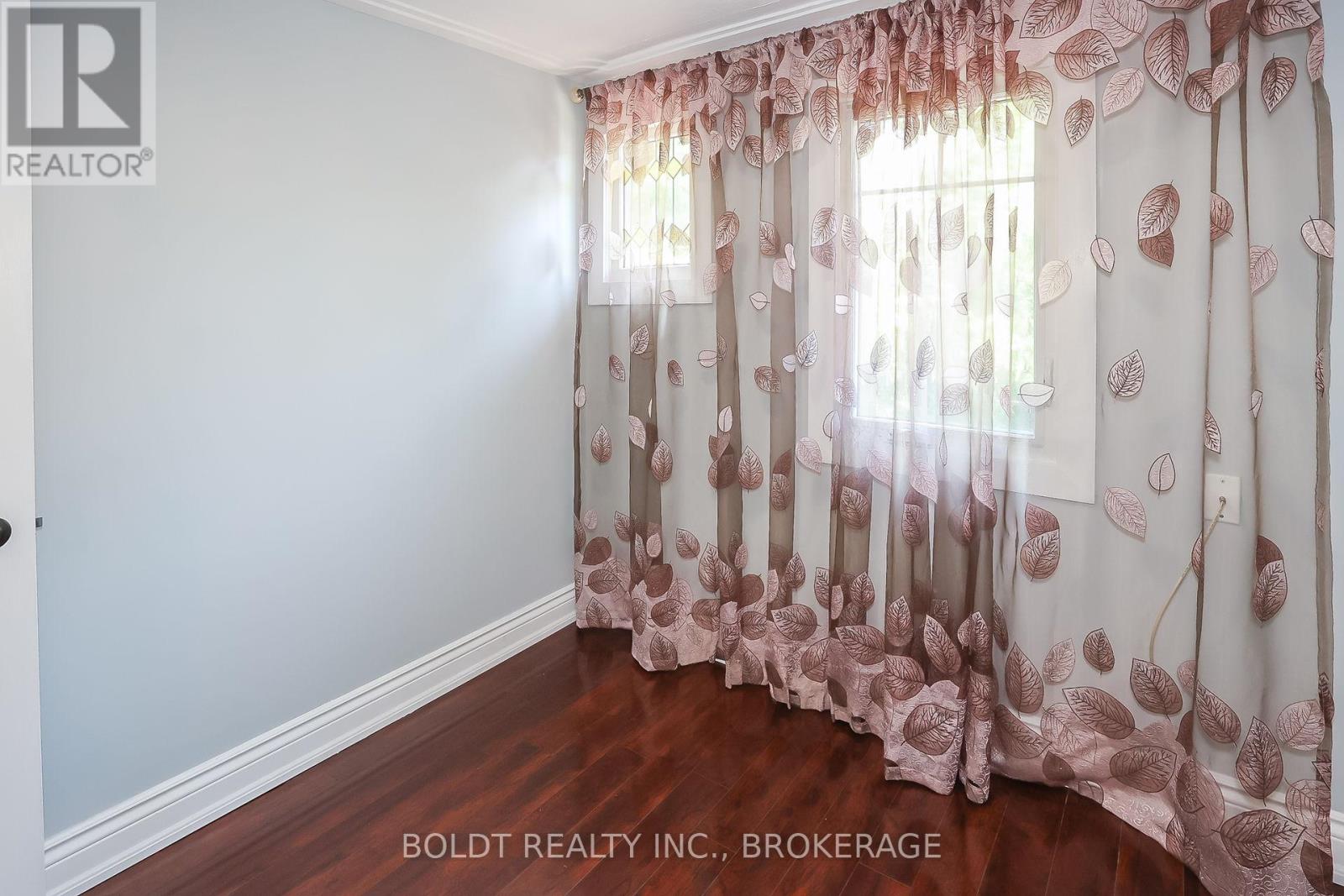 5060 Ontario Avenue, Niagara Falls, Ontario  L2E 3R9 - Photo 24 - X12255326