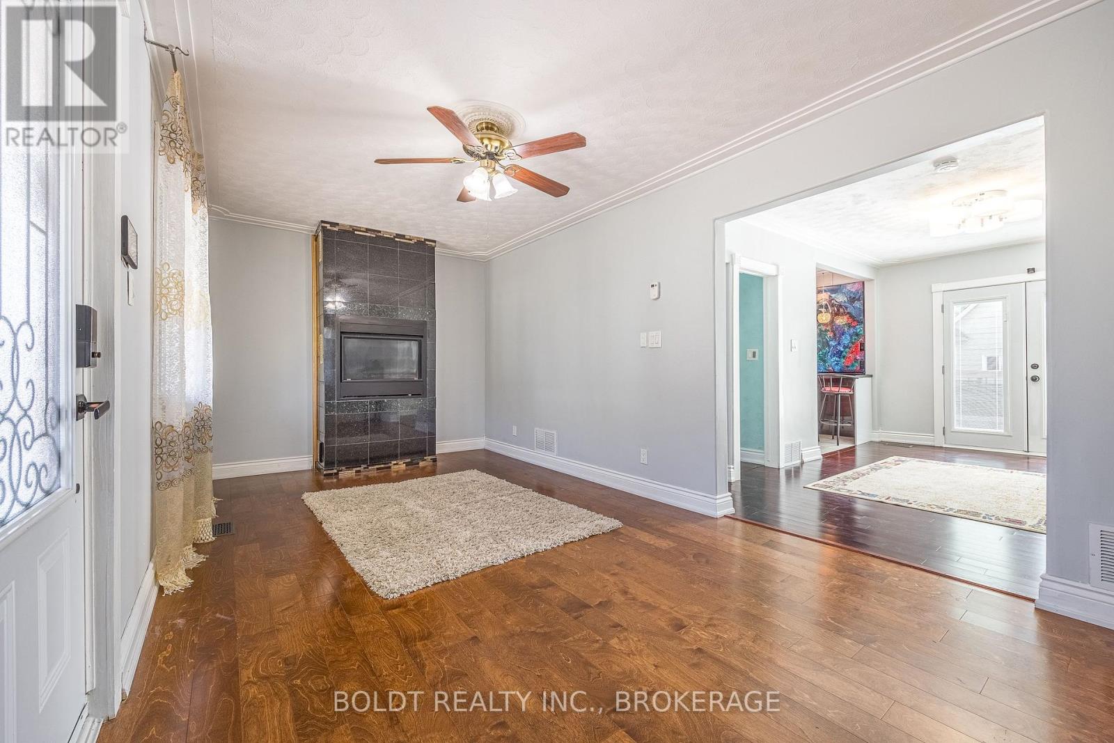 5060 Ontario Avenue, Niagara Falls, Ontario  L2E 3R9 - Photo 9 - X12255326