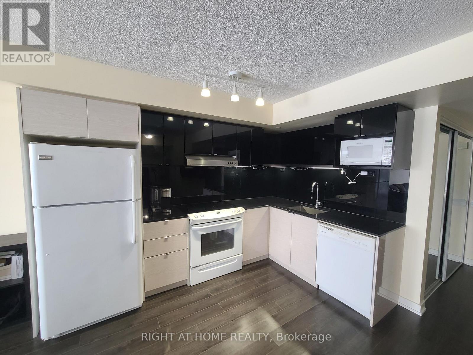 808 - 72 Esther Shiner Boulevard, Toronto (Bayview Village), Ontario  M2K 2X9 - Photo 2 - C12255323