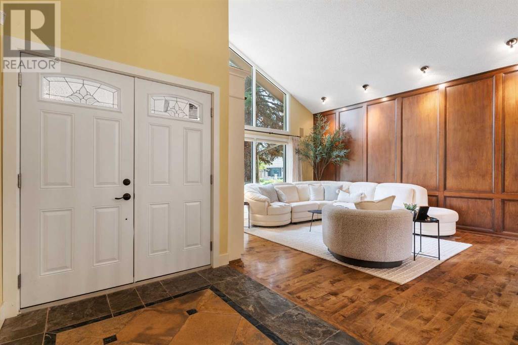 Property at 108 Varsity Estates Place NW image 3