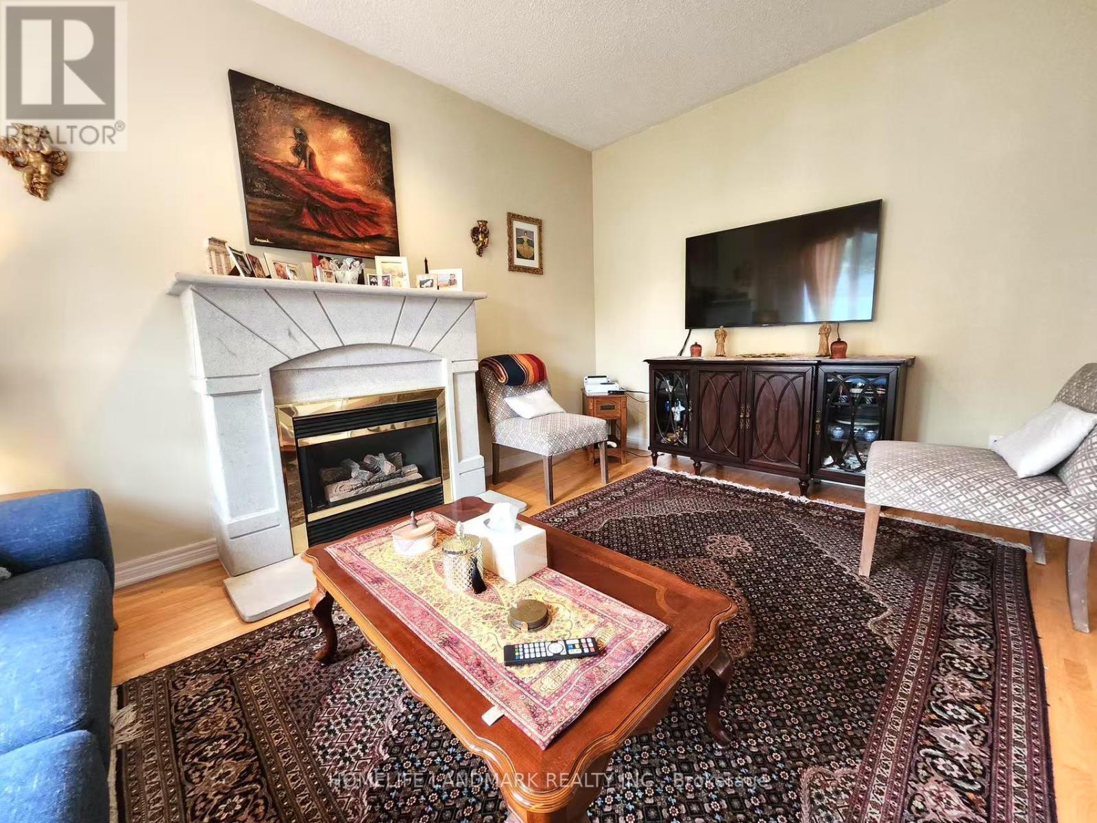25 Lord  Nelson Court, Richmond Hill, Ontario  L4S 1Y2 - Photo 3 - N12255287