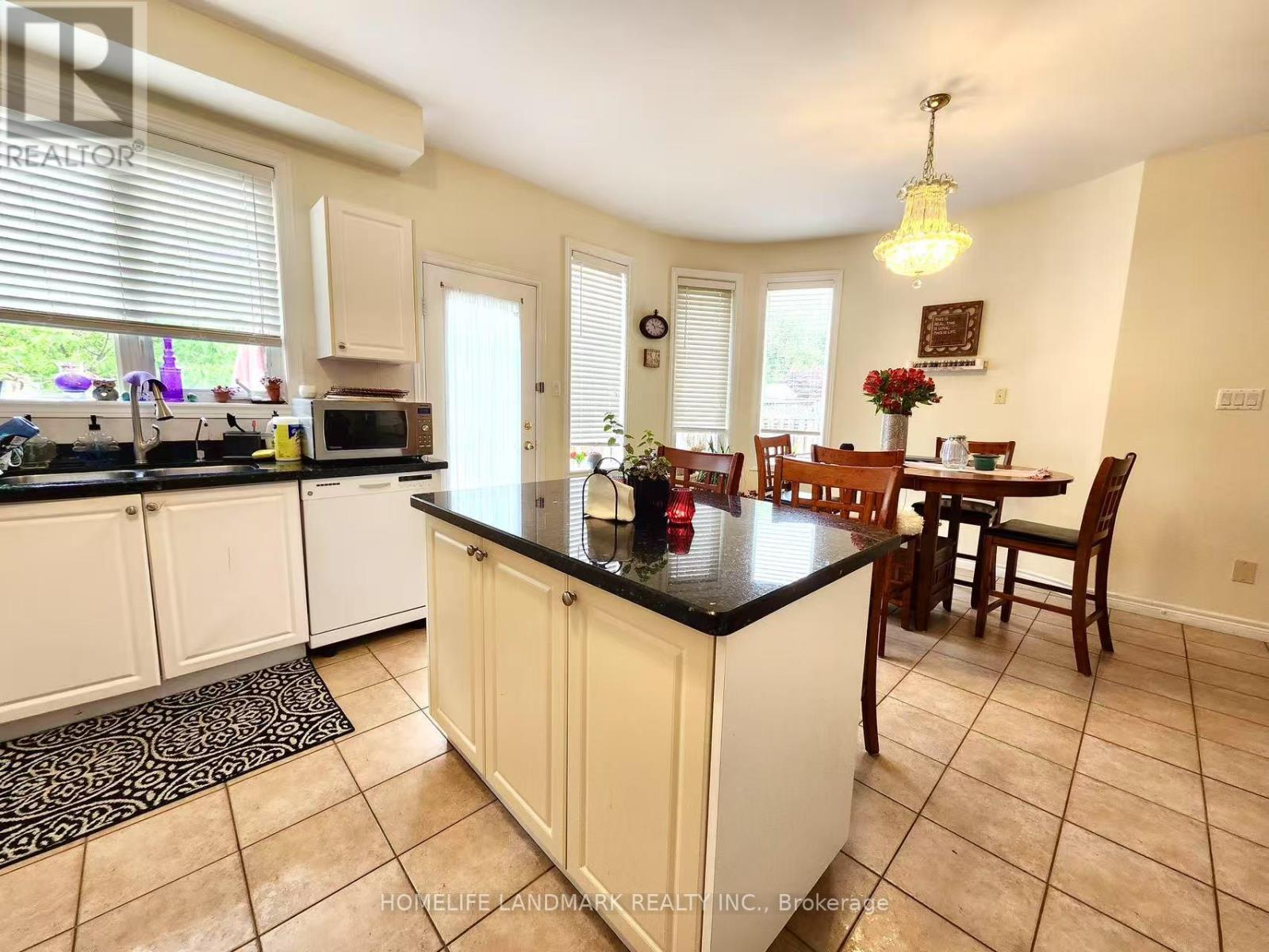 25 Lord  Nelson Court, Richmond Hill, Ontario  L4S 1Y2 - Photo 6 - N12255287
