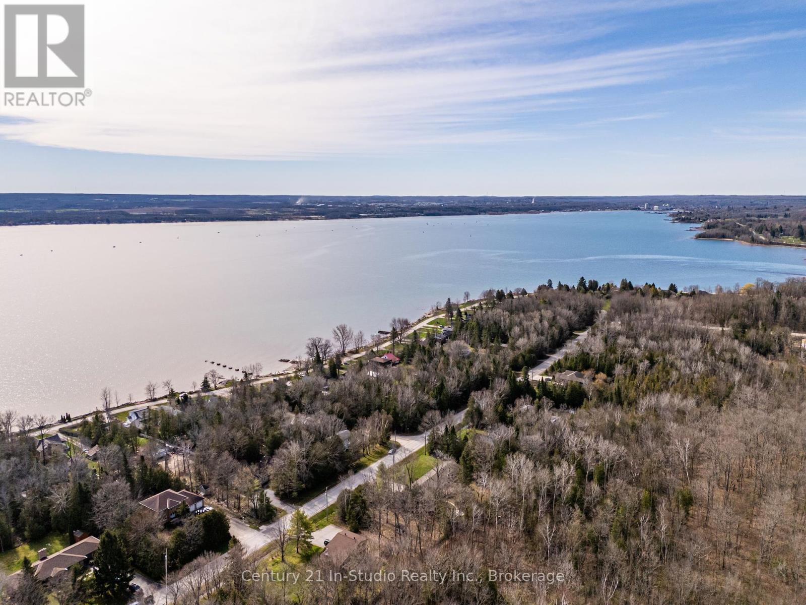 106 Washington Avenue, Georgian Bluffs, Ontario  N4K 5N4 - Photo 6 - X12253880