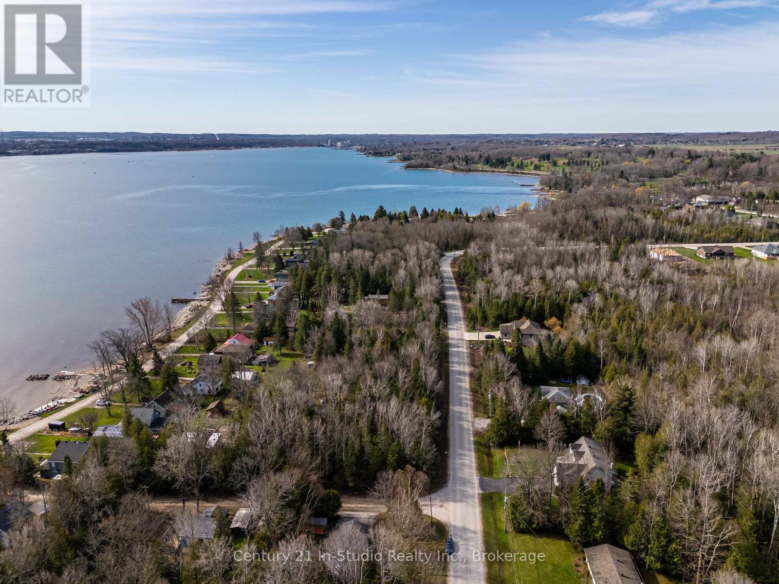 106 Washington Avenue, Georgian Bluffs, Ontario  N4K 5N4 - Photo 3 - X12253880