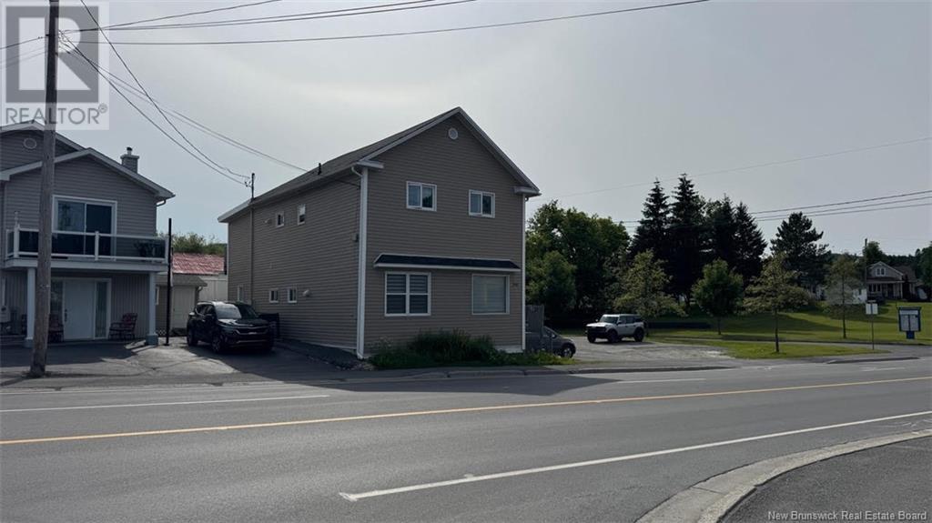 344 Victoria, Edmundston, New Brunswick  E3V 2J8 - Photo 3 - NB121986