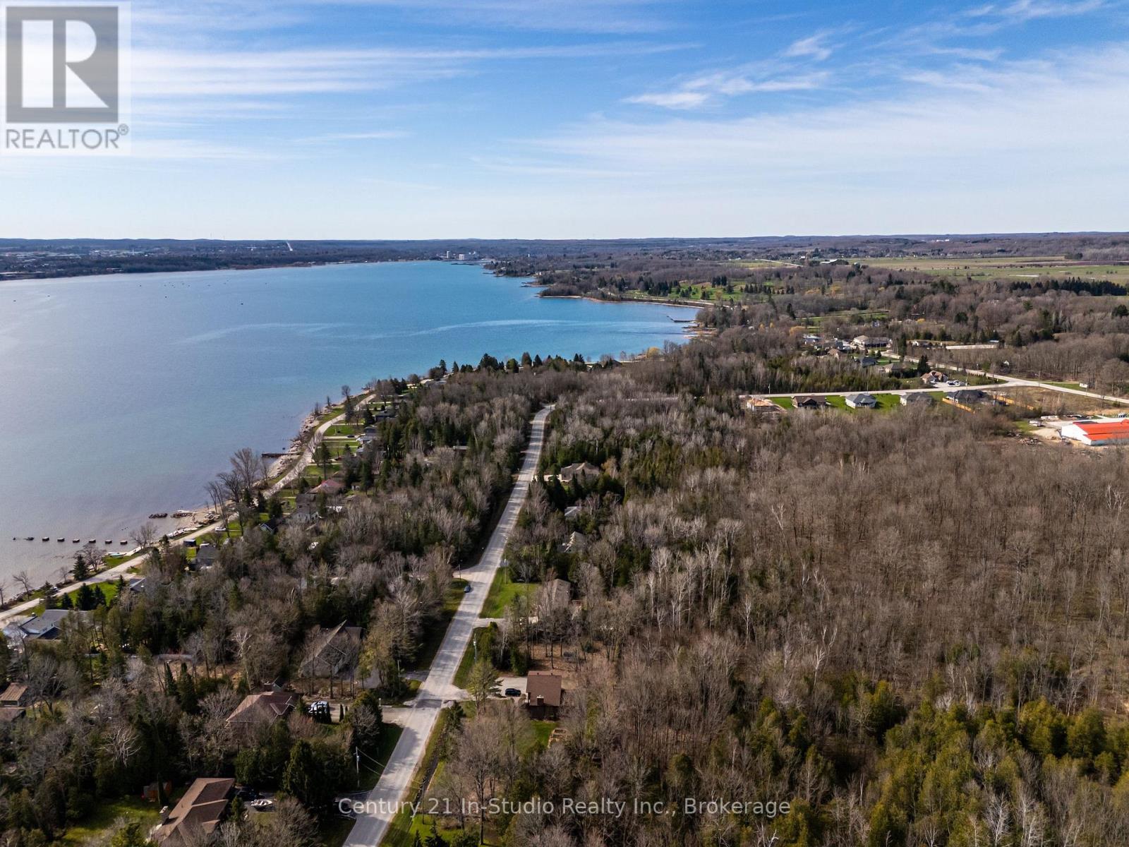 106 Washington Avenue, Georgian Bluffs, Ontario  N4K 5N4 - Photo 9 - X12253880