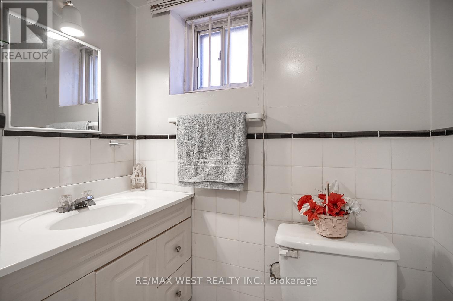 6 Dalrymple Drive, Toronto, Ontario  M6N 4S3 - Photo 33 - W12255314