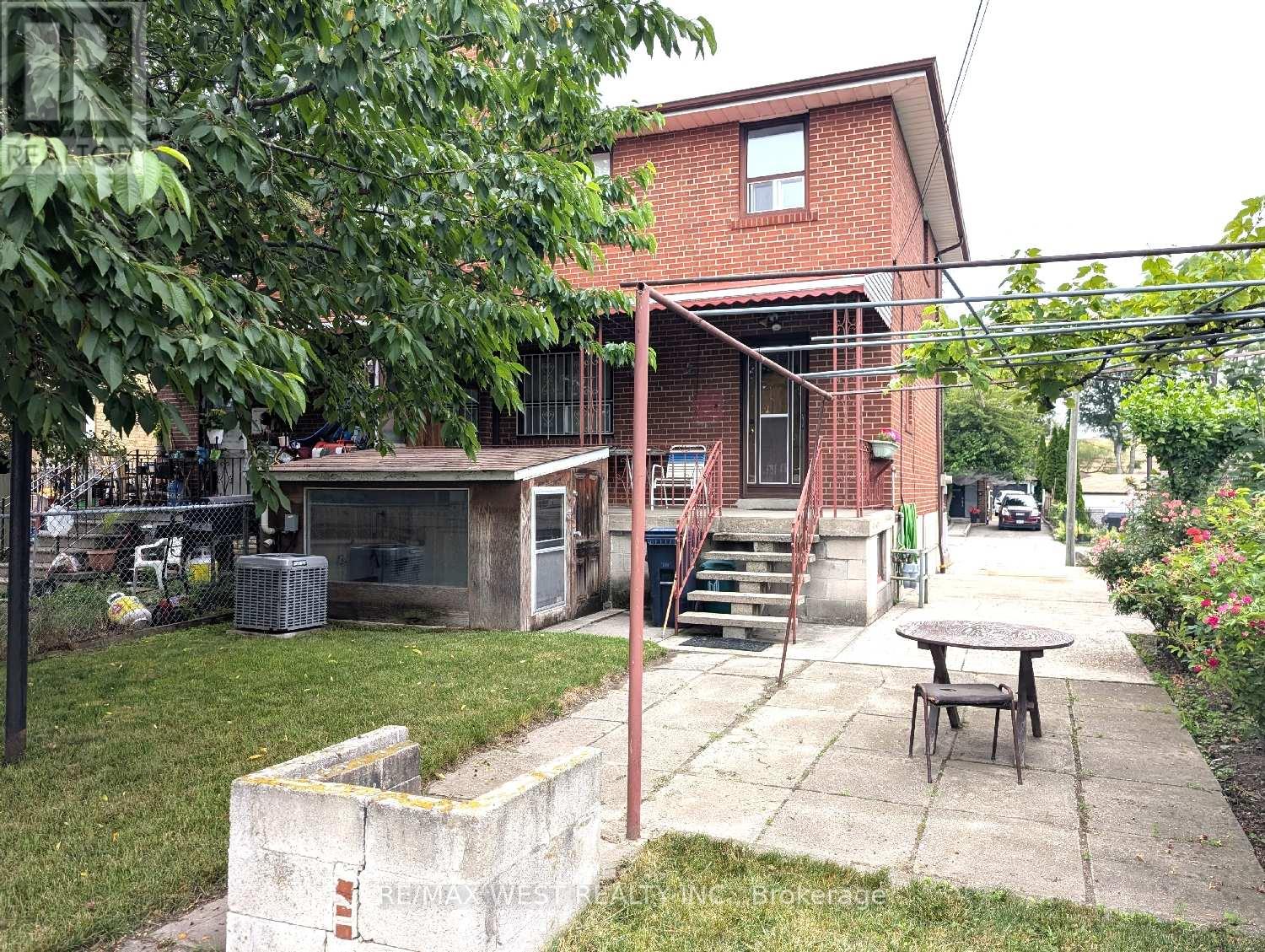 6 Dalrymple Drive, Toronto, Ontario  M6N 4S3 - Photo 35 - W12255314