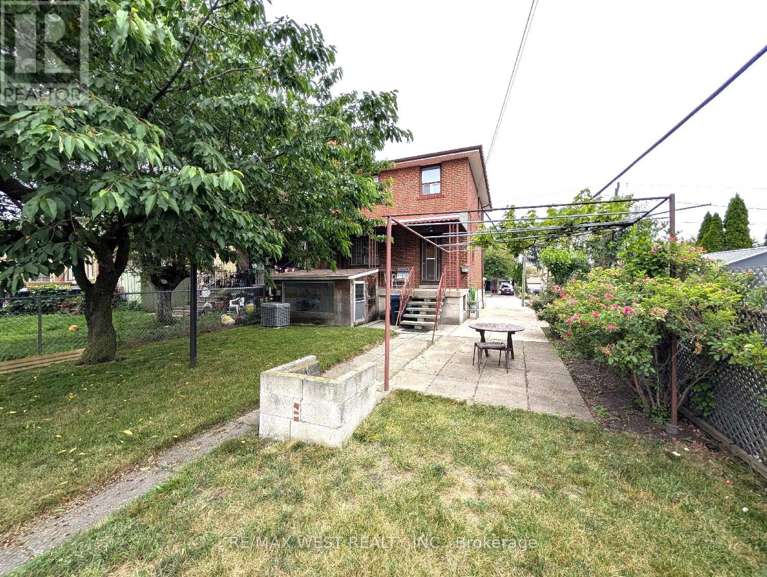 6 Dalrymple Drive, Toronto, Ontario  M6N 4S3 - Photo 36 - W12255314