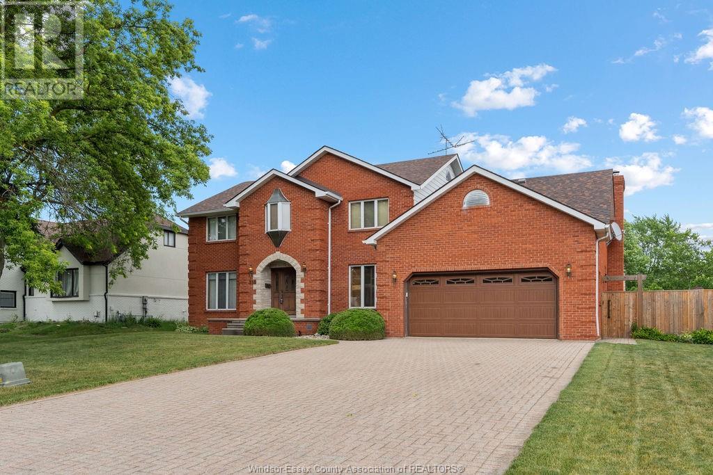 Property at 510 HARBOURNE CRESCENT image 2