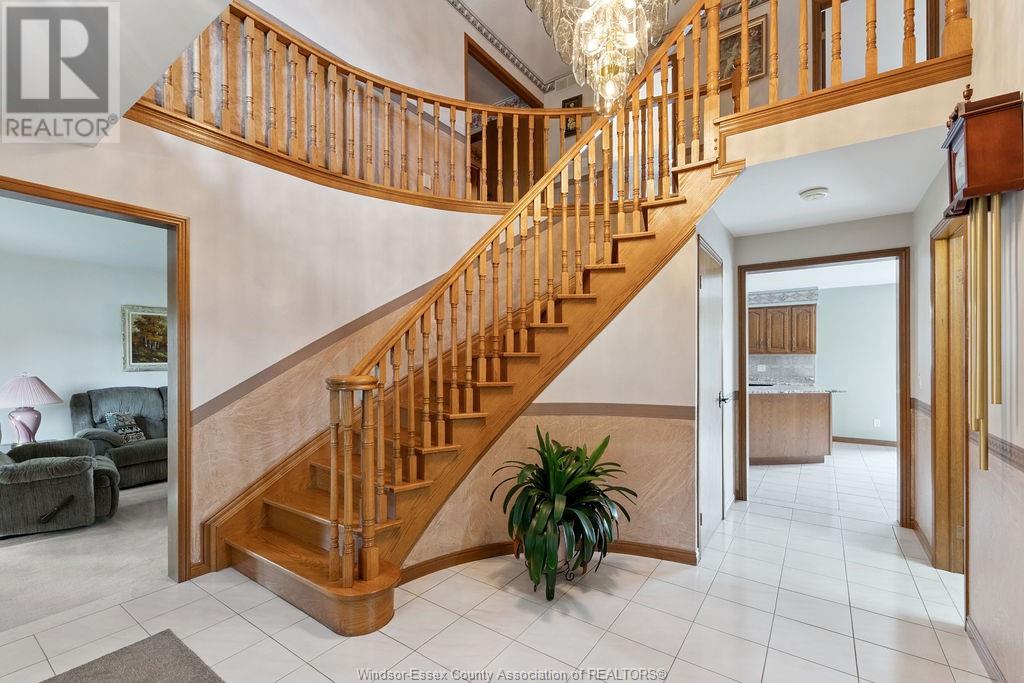 Property at 510 HARBOURNE CRESCENT image 4