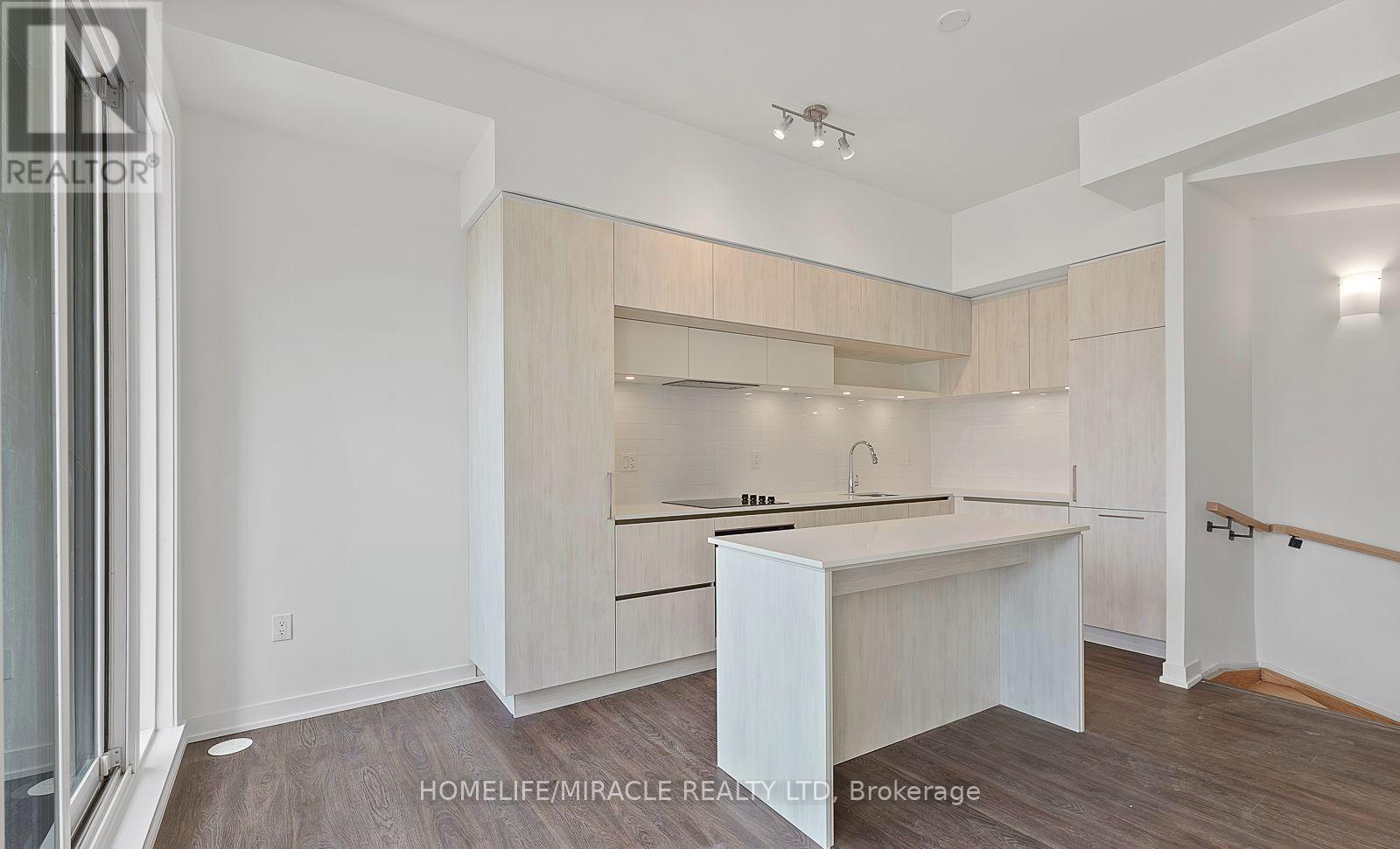 704 - 5 Stackley House Lane, Richmond Hill, Ontario  L4S 0N2 - Photo 5 - N12254042