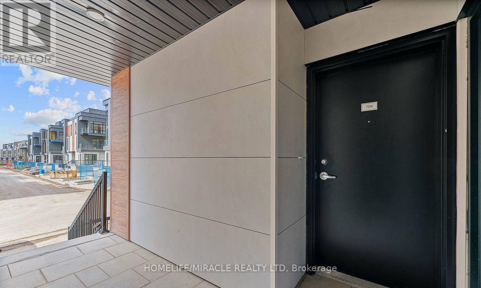 704 - 5 Stackley House Lane, Richmond Hill, Ontario  L4S 0N2 - Photo 2 - N12254042